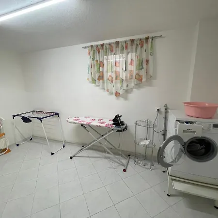 Schoene Ferienwohnung In Augsburg/ 94M^2 Apartmán